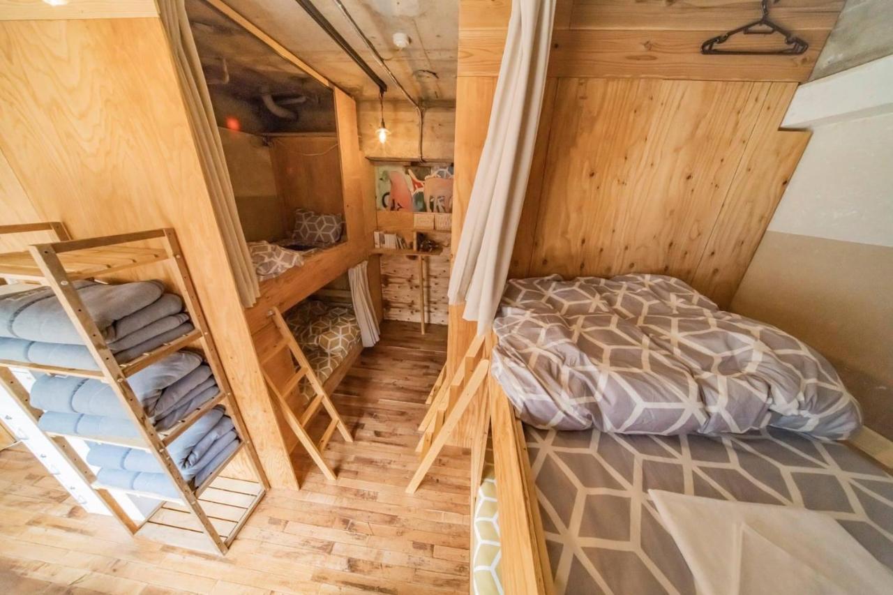 Artbar & Guesthouse Ennova Атами Екстериор снимка