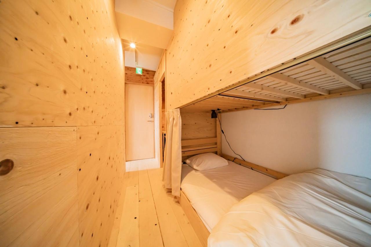 Artbar & Guesthouse Ennova Атами Екстериор снимка