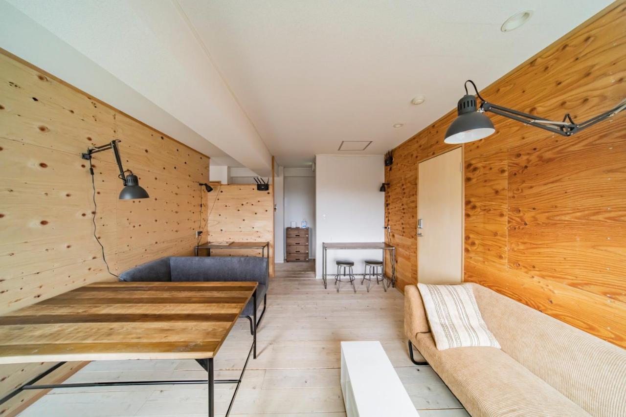 Artbar & Guesthouse Ennova Атами Екстериор снимка