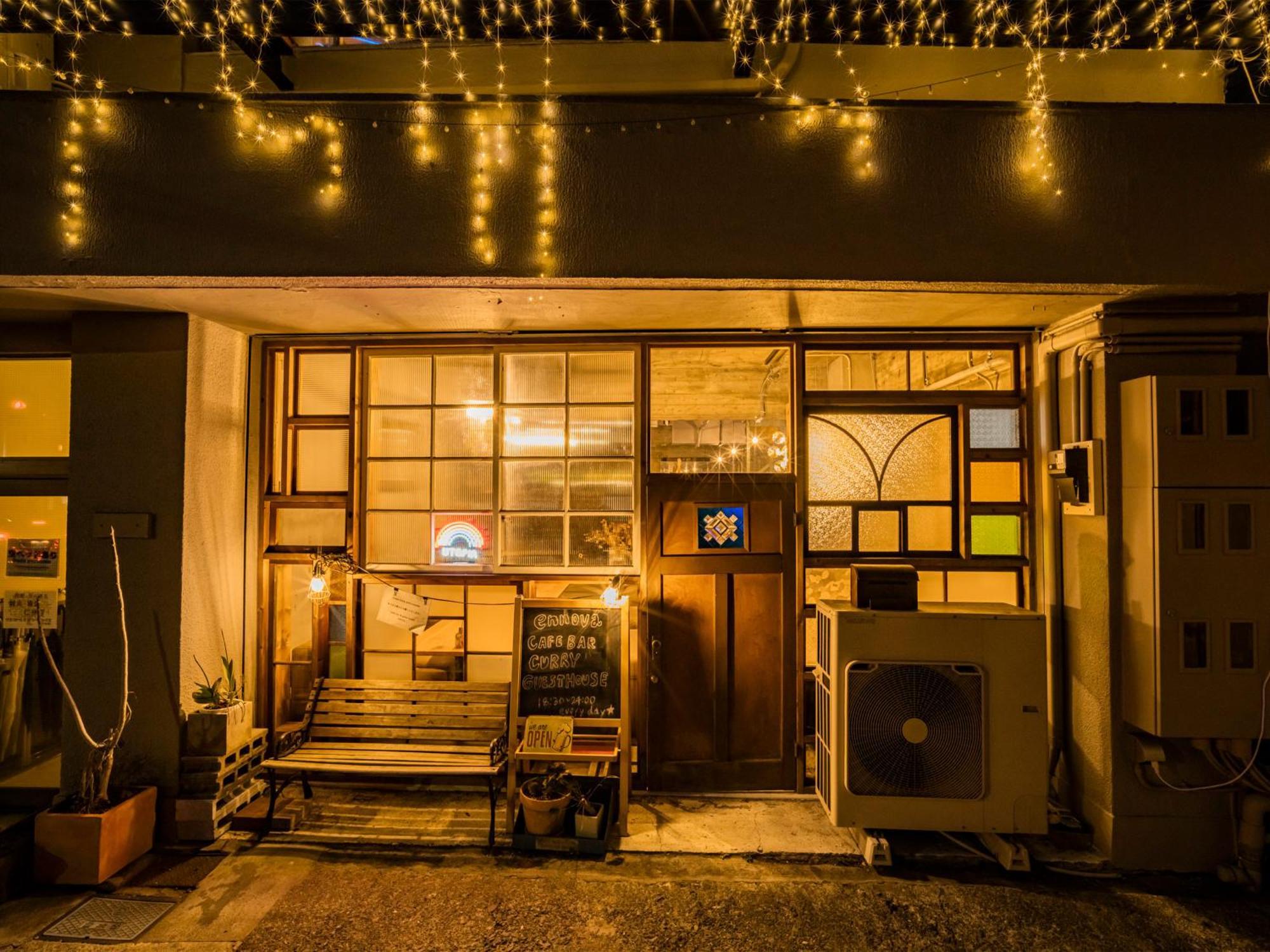 Artbar & Guesthouse Ennova Атами Екстериор снимка